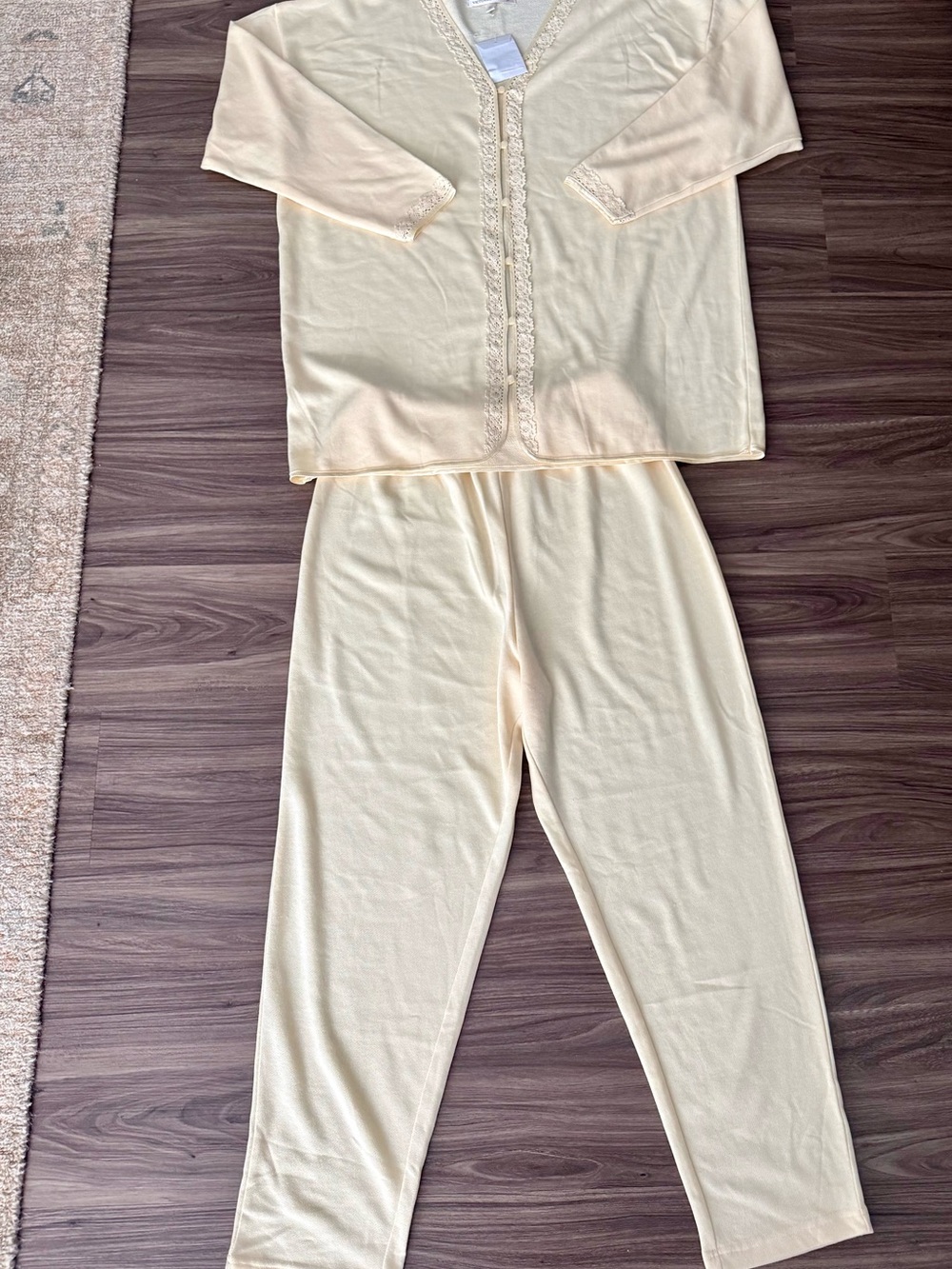 NWOT Victoria's Secret Vintage Yellow Lace Knit Button-Front Sleep Set - Size M